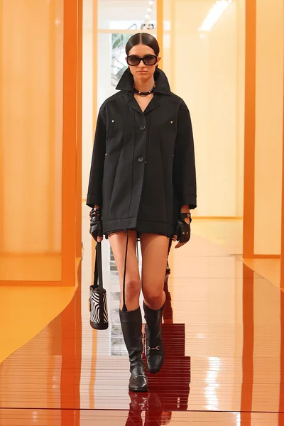 Look 15